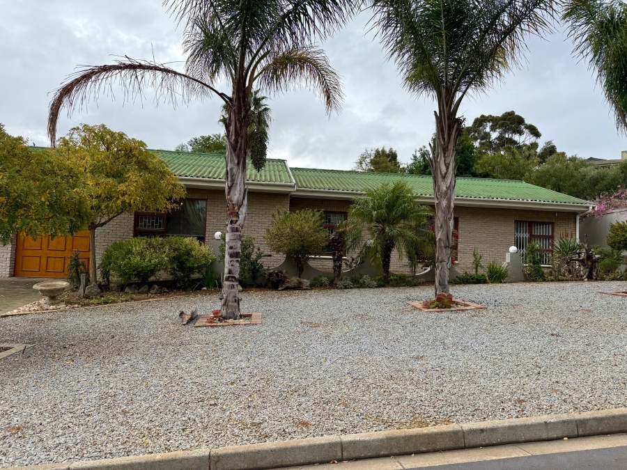 3 Bedroom Property for Sale in Bergzicht Western Cape
